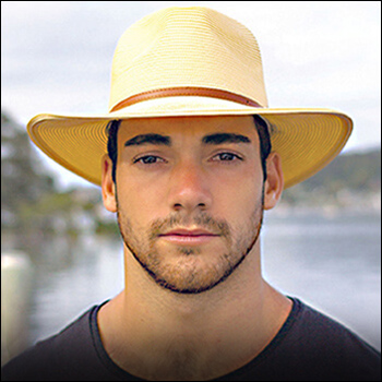 Man hats. Material: 100% natural fiber. Not washable. Size: 58 and 61 cm.