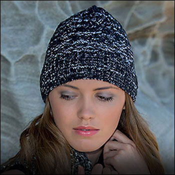 Woman hats. Material: 100% acrylic. Colours: black and white, beige and white or blue and ivory. Size: M and L