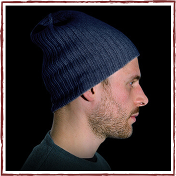 Man hat. Fibers: 95% cashmere (WS) and 5% other fibres (AF) or 100% cashmere (WS)