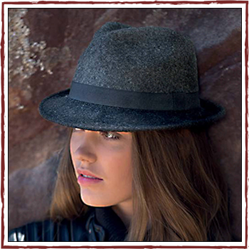 Woman hat - Color grey. Fibers: 100% lambswool (WW)