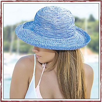 Woman hat - Color light blue. Fibers: 100% acrylic (PC)